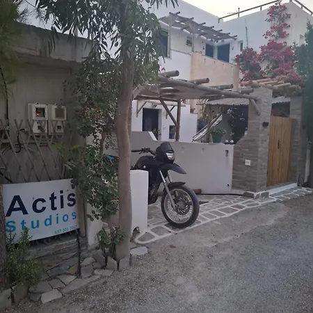 Actis بيت ضيافة ستيليدا
